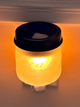 Load image into Gallery viewer, Pluggable Glass Mason Jar Wax Melt Warmer
