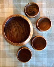 Load image into Gallery viewer, Set of Vintage Teak Bowls
